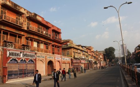 Take a Heritage Walk in Jaipur Bazars while Sightseeing