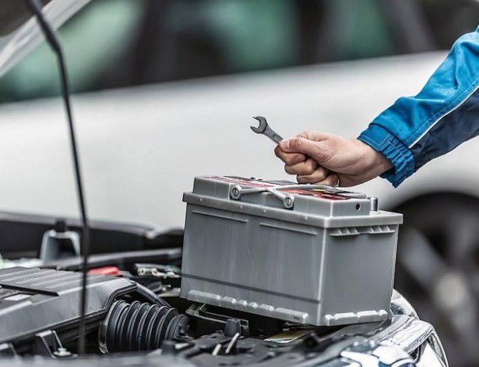 Top Signs You Need a Car Battery Replacement in Abu Dhabi